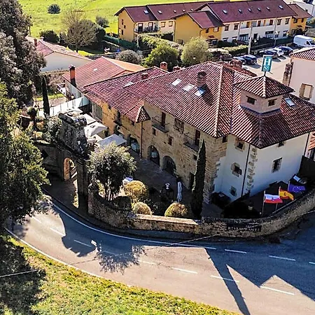 Palacio De Puente Arce