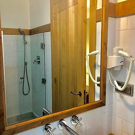 Palacio De 3*