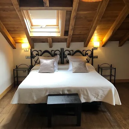 Hotel Palacio De Puente Arce