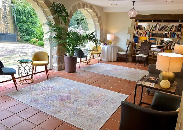 Palacio De Hotel Puente Arce