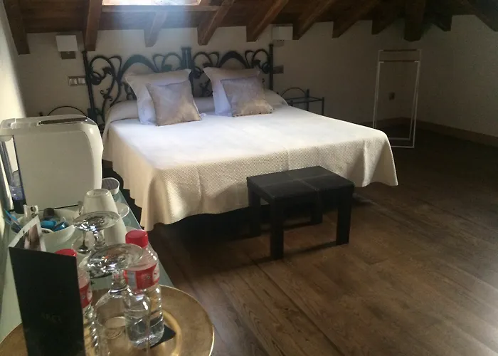 Palacio De Hotel Puente Arce