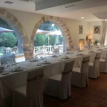 ホテル パラシオ デ アルセ Puente Arce