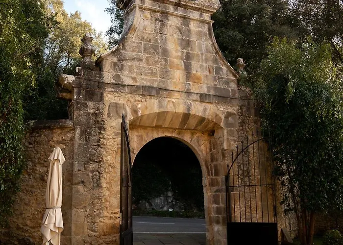 Palacio De Hotel Puente Arce