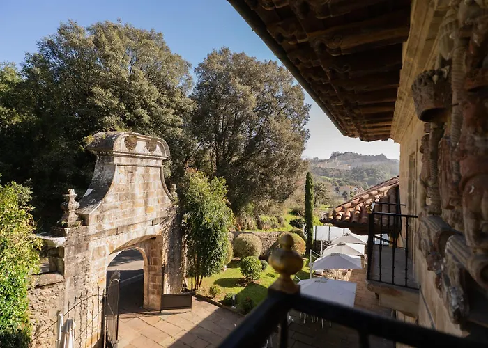 Palacio De Puente Arce