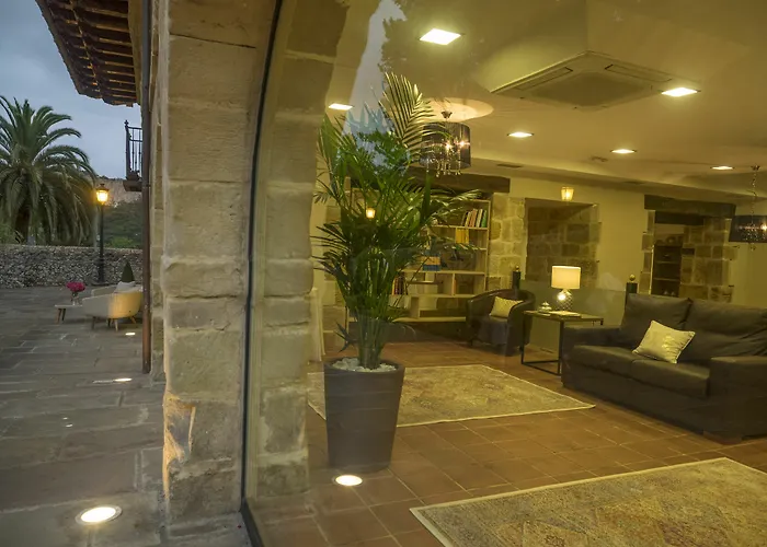 Palacio De 3* Puente Arce